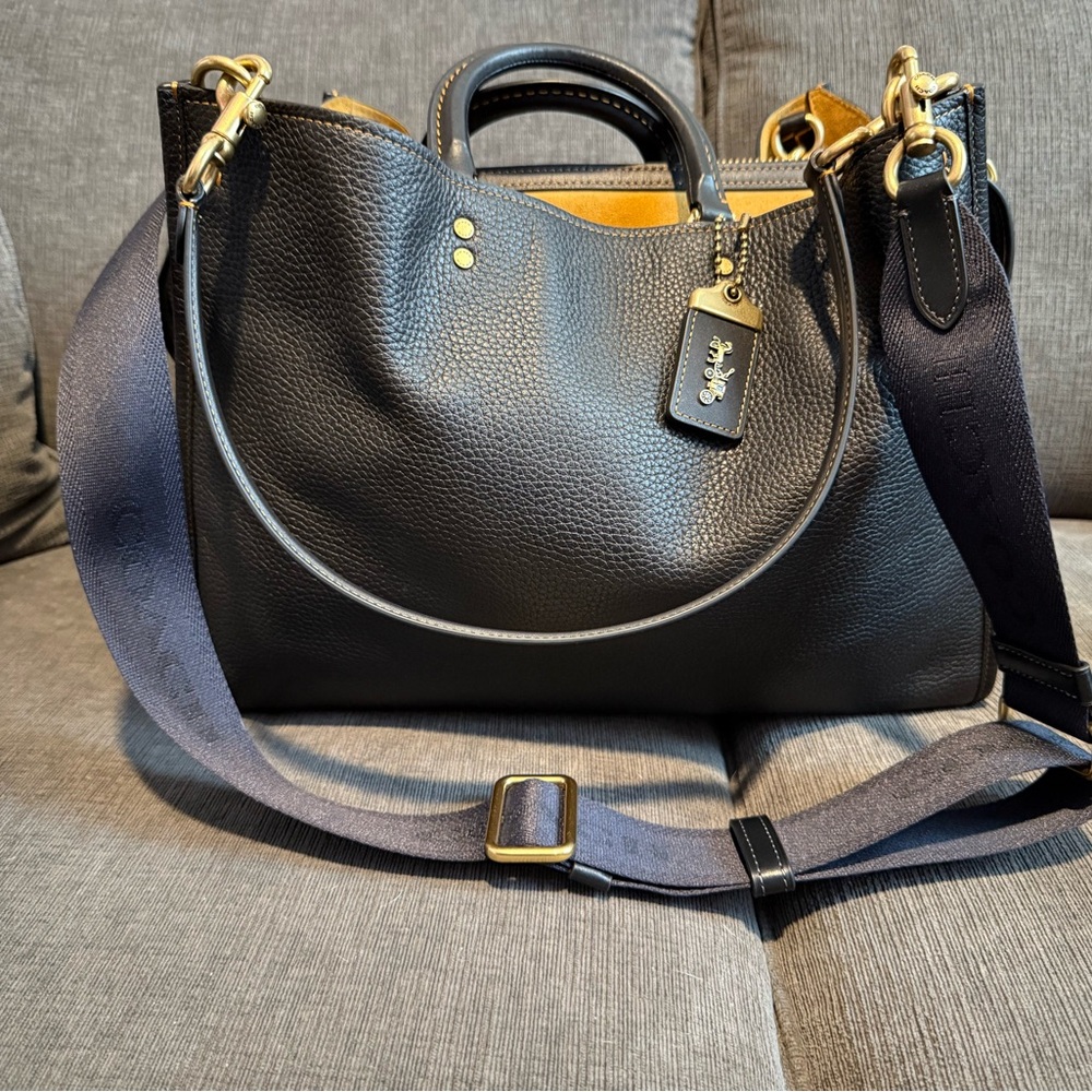 Coach Rouge 39 Black - Never used